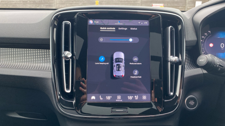 Volvo XC40 2.0 B3P Ultimate Dark 5dr Auto Petrol Estate